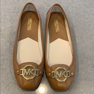 Michael Kors tan flats